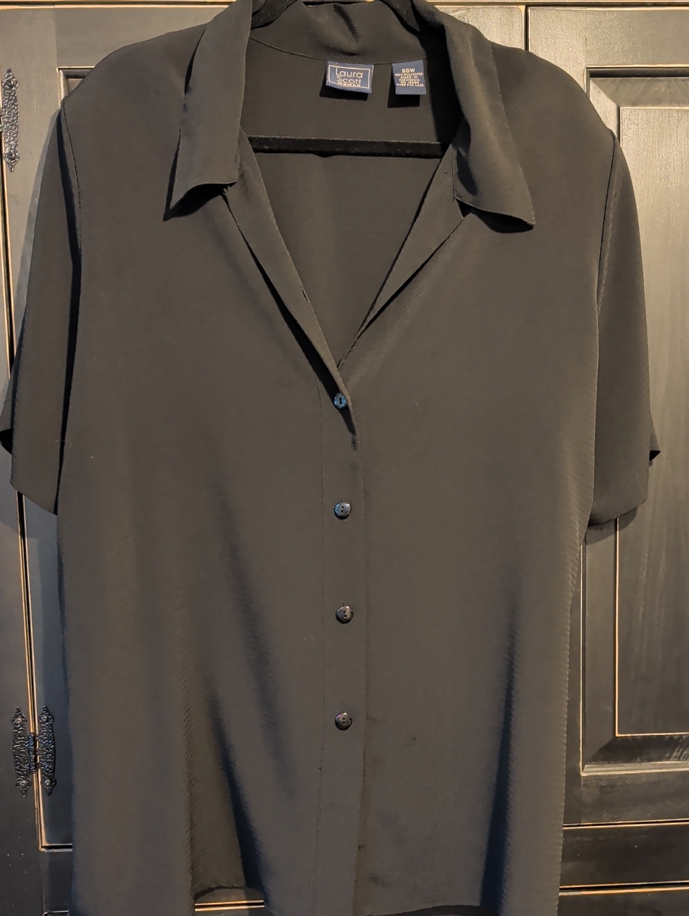 Laura Scott Black Short-Sleeve Button-Up Casual Blouse